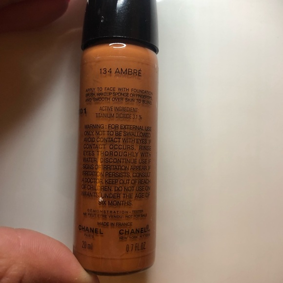 CHANEL Perfection Lumiere in 134 Ambre 20ml - Picture 2 of 3